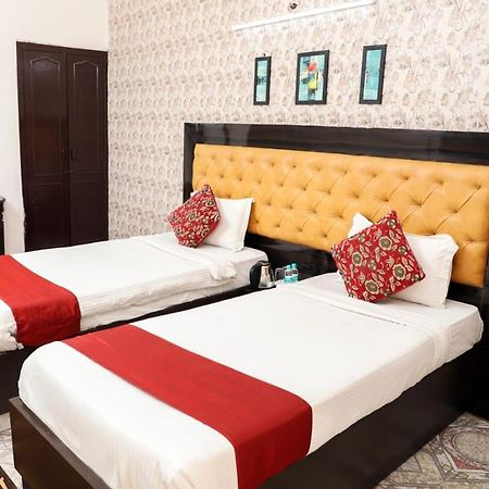 Hotel Aarkay Palace Badarpur 外观 照片