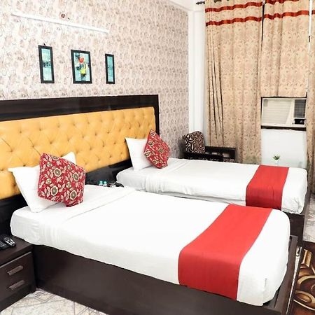 Hotel Aarkay Palace Badarpur 外观 照片