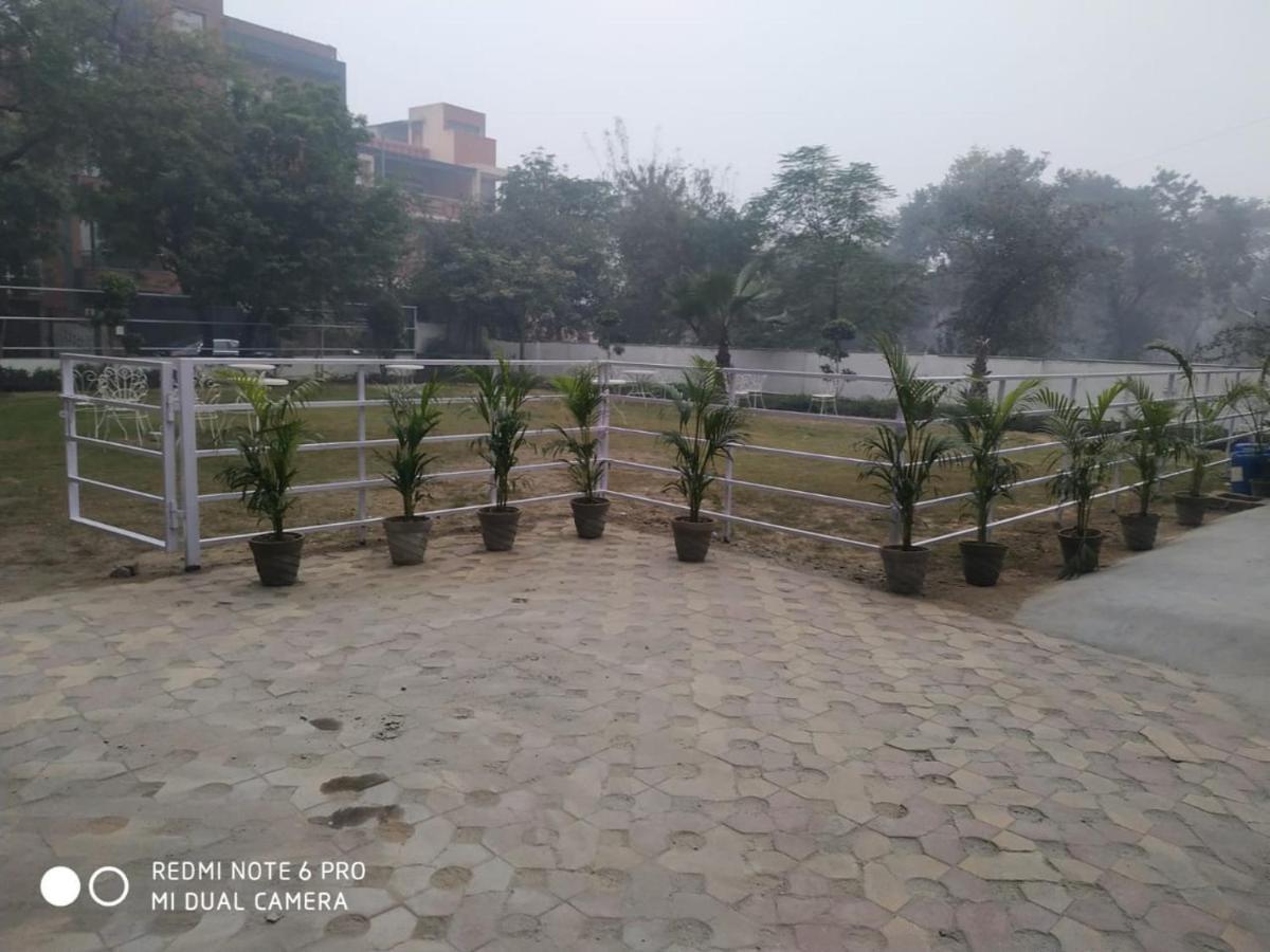 Hotel Aarkay Palace Badarpur 外观 照片