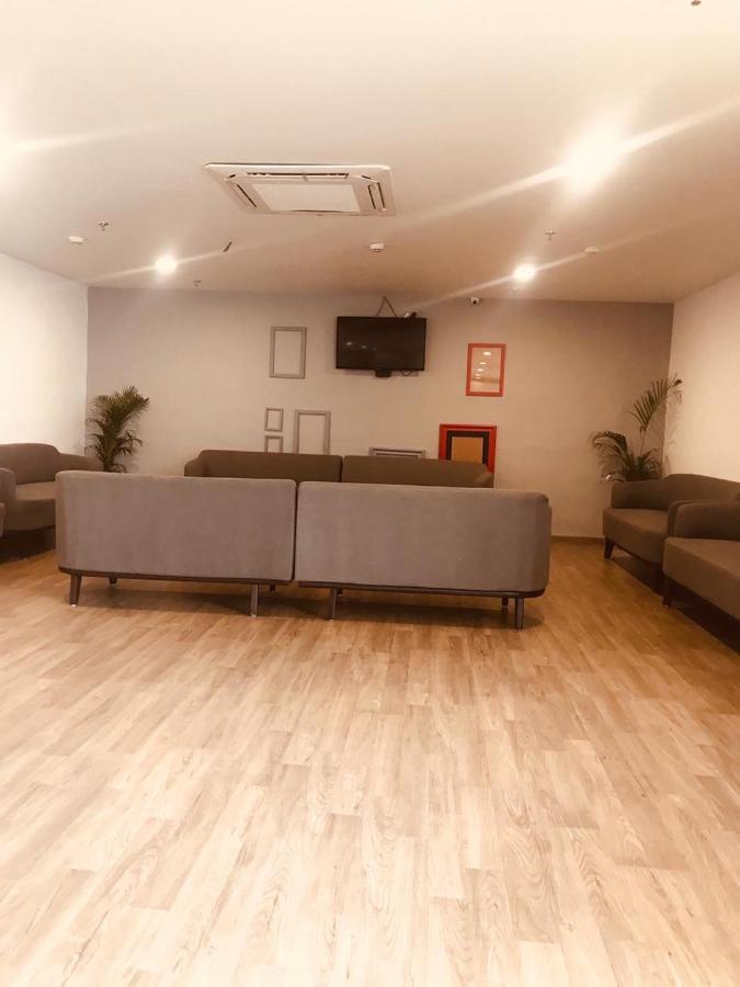 Hotel Aarkay Palace Badarpur 外观 照片