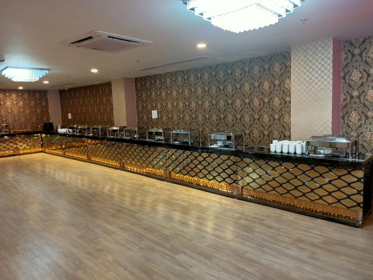 Hotel Aarkay Palace Badarpur 外观 照片