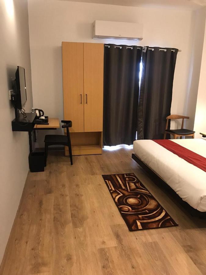 Hotel Aarkay Palace Badarpur 外观 照片