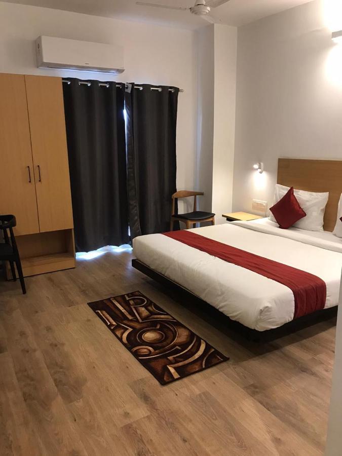 Hotel Aarkay Palace Badarpur 外观 照片