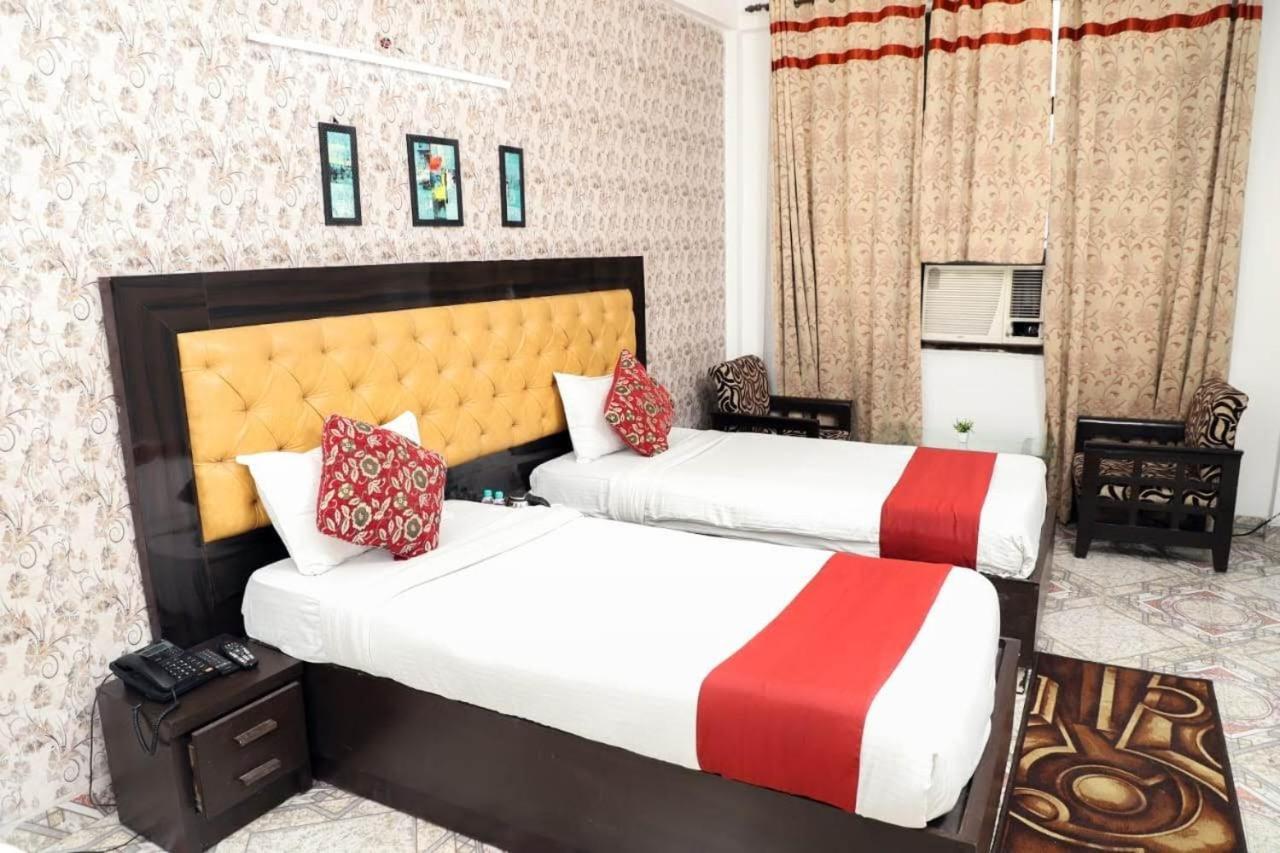 Hotel Aarkay Palace Badarpur 外观 照片