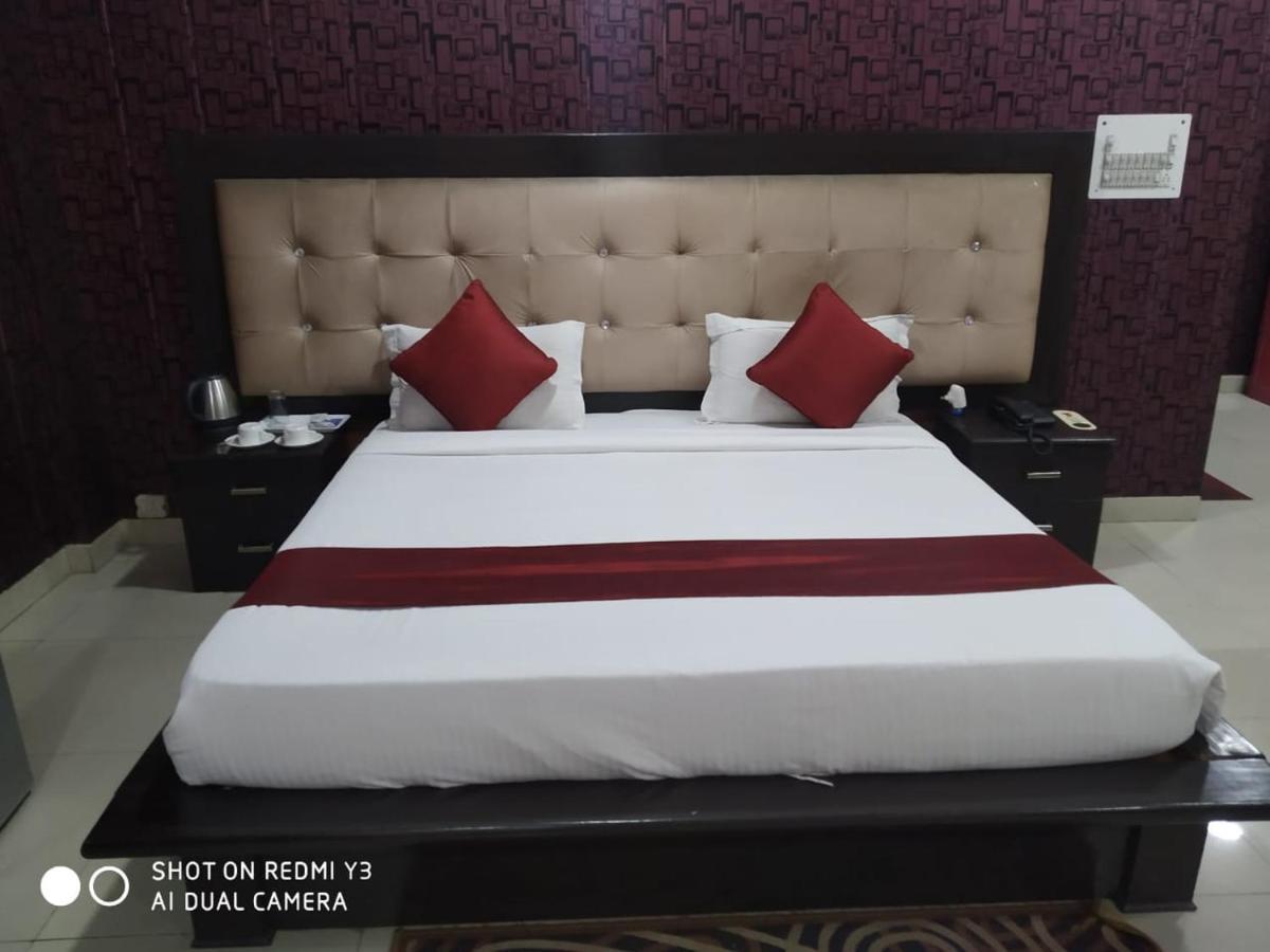 Hotel Aarkay Palace Badarpur 外观 照片